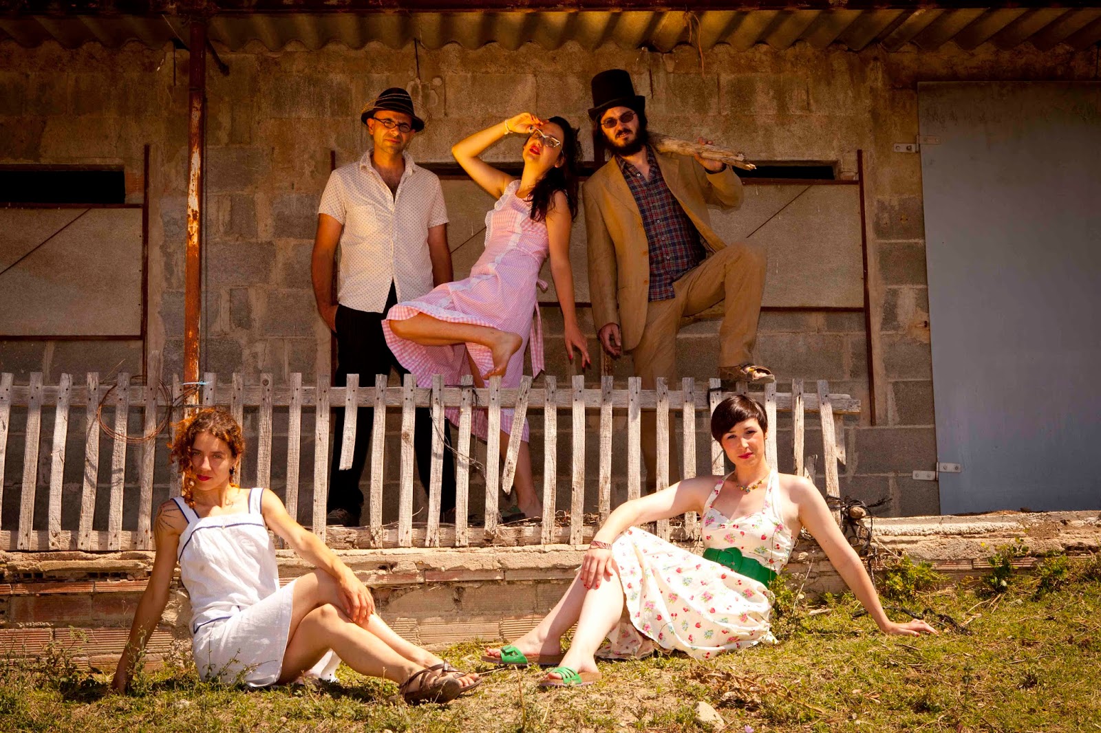 Concert amb LA RATETA QUE ESCOMBRAVA L’ESCALETA (Cançó d’autora-cabaret)